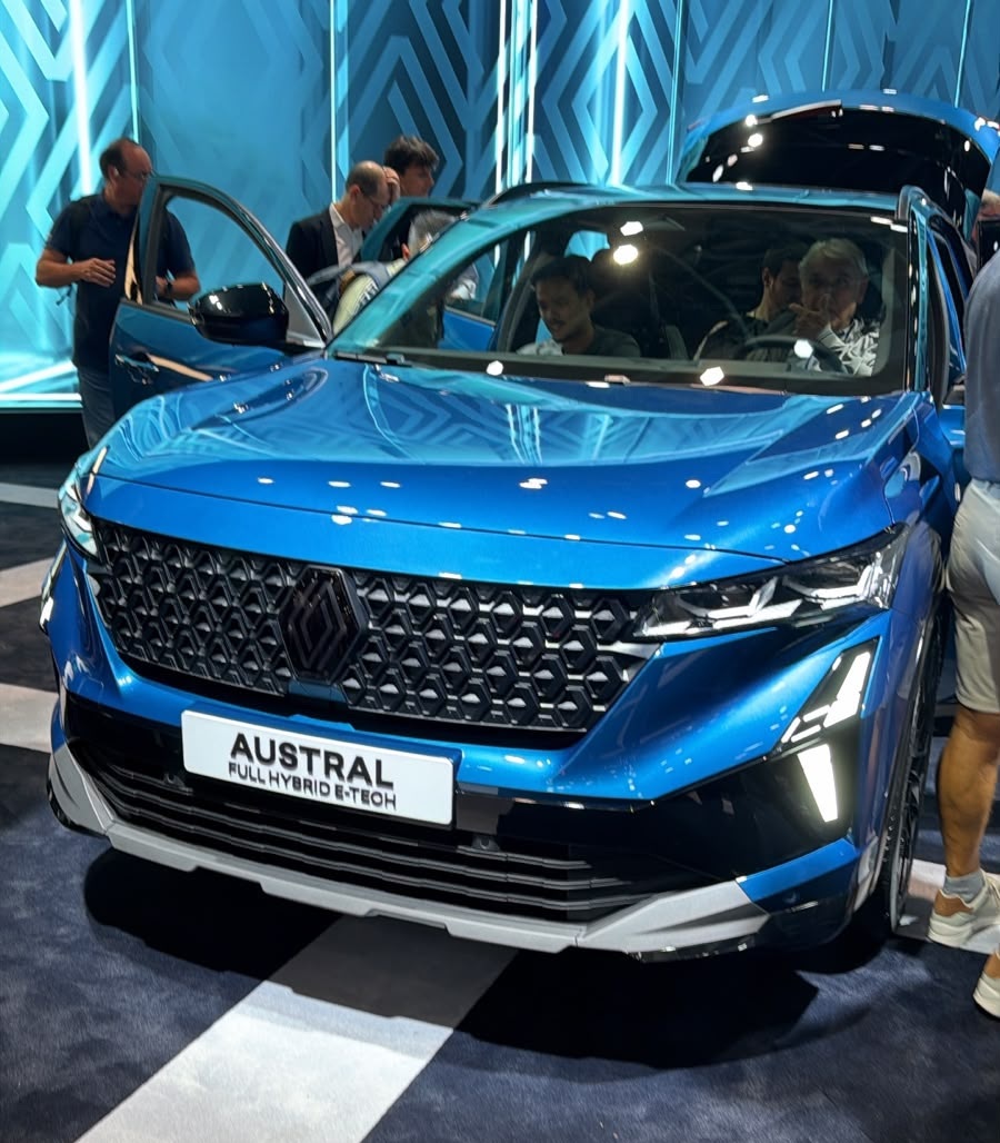 Renault Austral full hybrid E-Tech на Mondial de l’Auto 2026